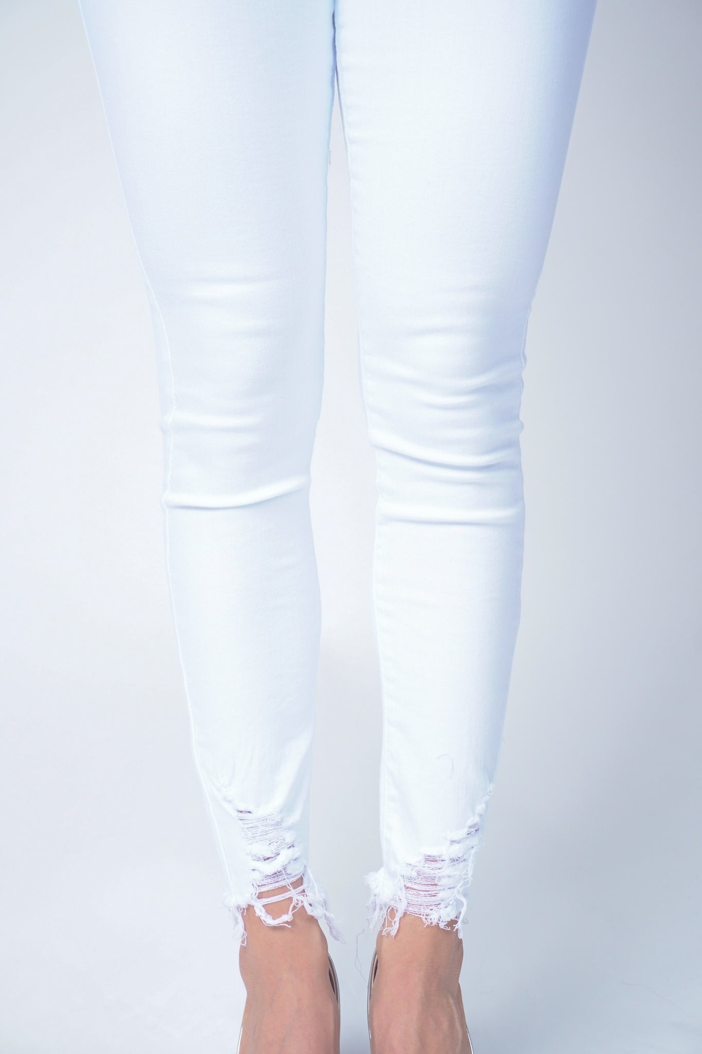 WHITE ANKLE SKINNY JEANS